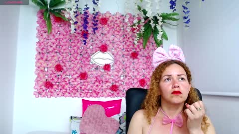 blonde_squirt_ online show from January 30, 3:55 am