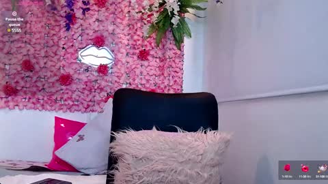 blonde_squirt_ online show from February 8, 2:05 pm