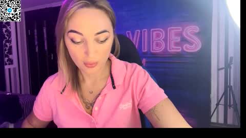 Snapshot of blonde_temptation chatting on September 12, 10:39 am Meryem online show from September 12, 10:39 am