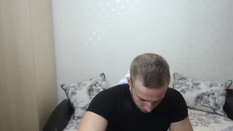 Snapshot of blondeagle chatting on February 18, 10:03 pm Mr Blond online show from February 18, 10:03 pm