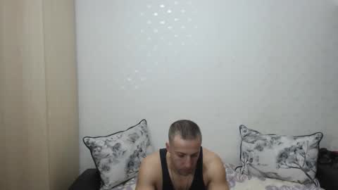 Snapshot of blondeagle chatting on February 10, 3:53 pm Mr Blond online show from February 10, 3:53 pm
