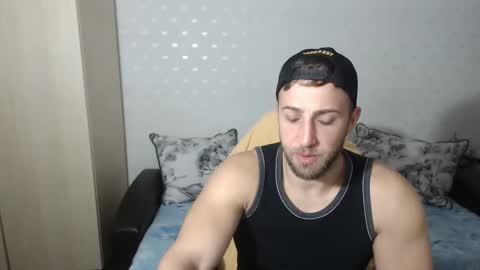 Snapshot of blondeagle chatting on December 5, 9:55 am Mr Blond online show from December 5, 9:55 am