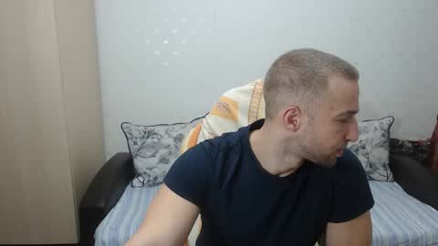Snapshot of blondeagle chatting on February 2, 7:14 pm Mr Blond online show from February 2, 7:14 pm