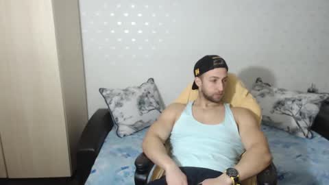 Snapshot of blondeagle chatting on December 3, 8:11 pm Mr Blond online show from December 3, 8:11 pm