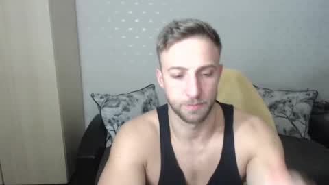 Snapshot of blondeagle chatting on December 15, 8:15 pm Mr Blond online show from December 15, 8:15 pm