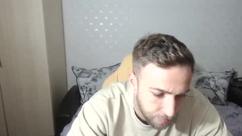 Snapshot of blondeagle chatting on December 18, 7:41 pm Mr Blond online show from December 18, 7:41 pm