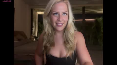 Ella Andersonn online show from December 13, 2:10 am