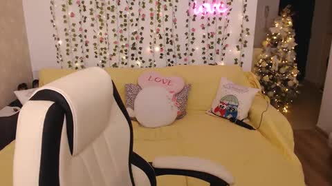 Natasha online show from December 12, 5:15 pm