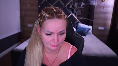 Blonde online show from September 29, 7:40 am