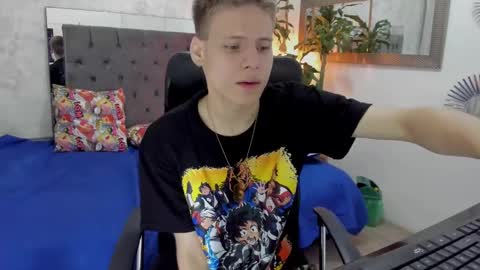 Snapshot of blondie_lover69 chatting on February 25, 8:11 pm Maleeth online show from February 25, 8:11 pm
