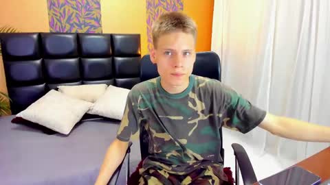 Snapshot of blondie_lover69 chatting on February 23, 8:11 pm Maleeth online show from February 23, 8:11 pm