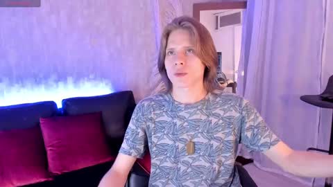 Snapshot of blondie_lover69 chatting on February 3, 7:52 pm Maleeth online show from February 3, 7:52 pm