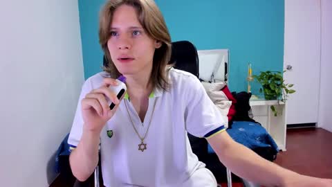 Snapshot of blondie_lover69 chatting on January 27, 8:07 pm Maleeth online show from January 27, 8:07 pm
