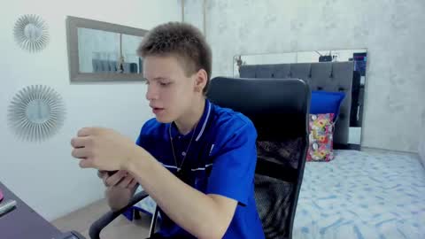Snapshot of blondie_lover69 chatting on March 12, 7:47 pm Maleeth online show from March 12, 7:47 pm