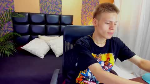 Snapshot of blondie_lover69 chatting on February 20, 7:52 pm Maleeth online show from February 20, 7:52 pm