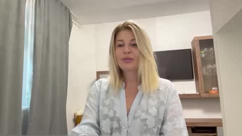 blondie_xoxoxo online show from October 1, 9:19 am