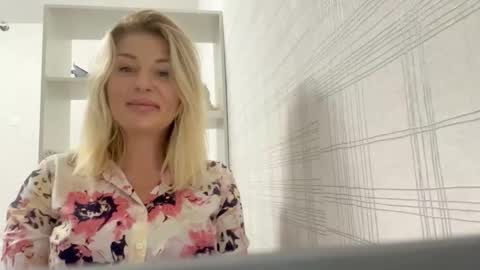 blondie_xoxoxo online show from September 23, 9:25 am