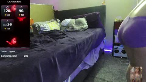 Bubbles online show from May 6, 3:23 am