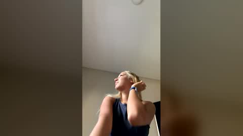 blondiesexxyy online show from January 18, 8:07 pm