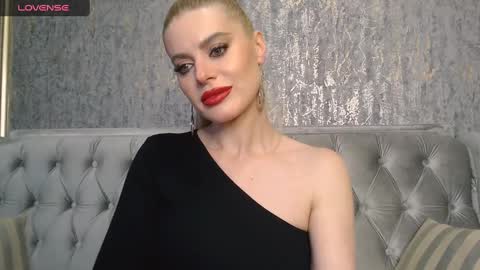 Snapshot of blondiestarxxx chatting on January 11, 7:38 pm Helen online show from January 11, 7:38 pm