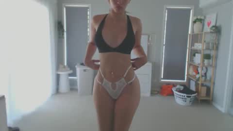 blondiewithapeach online show from November 12, 2:25 am