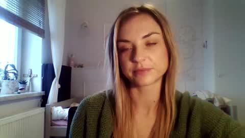 BlondLeyla online show from February 2, 7:49 am