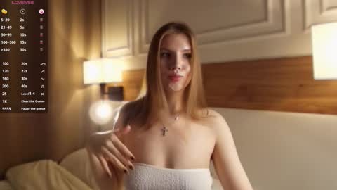 blondoll online show from March 10, 1:43 am