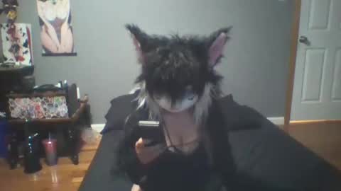 bloodmoonwolfie88 online show from September 11, 9:27 pm