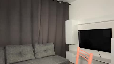 Brook online show from December 15, 6:04 pm