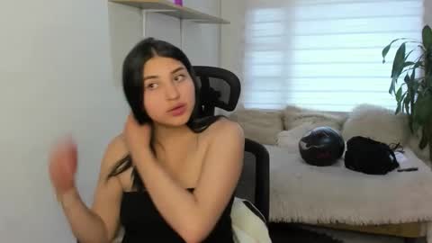 bloom_flower1 online show from December 3, 3:45 pm