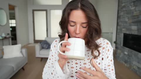 Snapshot of bloomyogi chatting on December 1, 7:27 pm Emma Bloom online show from December 1, 7:27 pm
