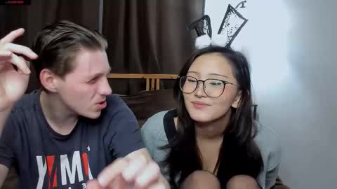 Sasha and Maria online show from November 23, 10:30 pm