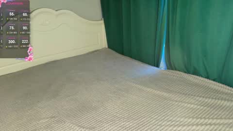 Snapshot of blowjob_queeny chatting on September 17, 6:17 am Welcome guysMy name KatePVT its Open online show from September 17, 6:17 am