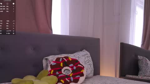 Adeline online show from October 26, 6:47 am