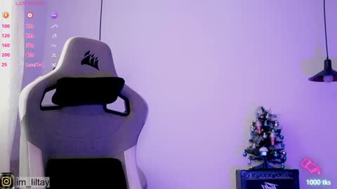 Snapshot of blue_boy_1 chatting on December 5, 2:28 pm TAY online show from December 5, 2:28 pm