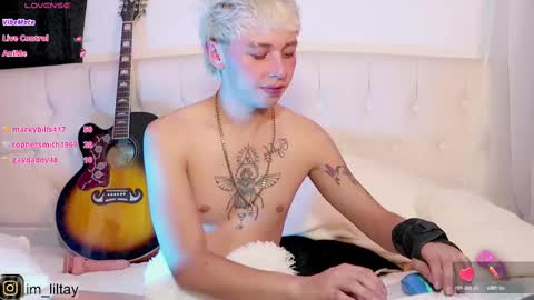 Snapshot of blue_boy_1 chatting on February 15, 3:42 am TAY online show from February 15, 3:42 am
