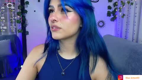 blue_kittenn online show from June 11, 4:32 am
