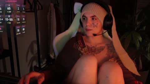 Blue online show from December 31, 4:38 am