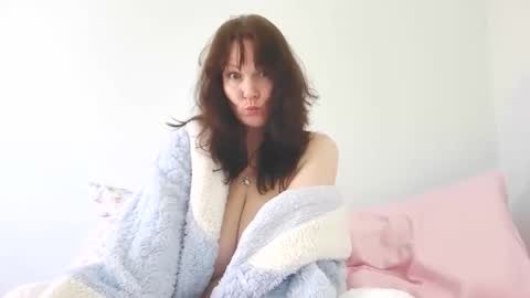 BlueEyes40DDDs online show from April 8, 9:07 pm