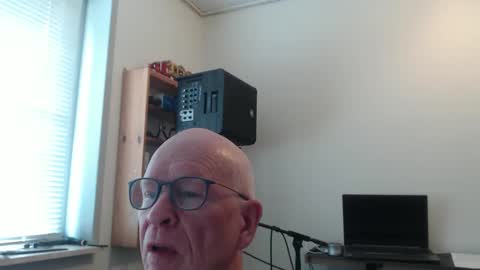 blueeyesn8 online show from October 14, 9:23 am