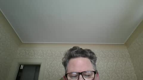 Snapshot of bluemoose70 chatting on December 3, 3:28 pm bluemoose70 online show from December 3, 3:28 pm