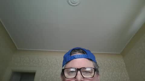 Snapshot of bluemoose70 chatting on February 20, 7:41 pm bluemoose70 online show from February 20, 7:41 pm