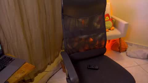 FLORAA online show from October 25, 1:55 pm