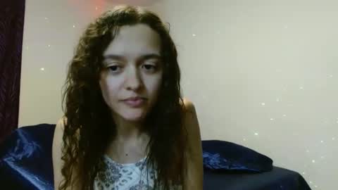 Snapshot of bluevixen7 chatting on December 5, 12:03 am bluevixen7 online show from December 5, 12:03 am