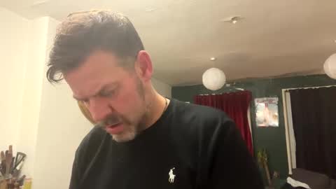 Blueyloey online show from January 1, 4:07 am