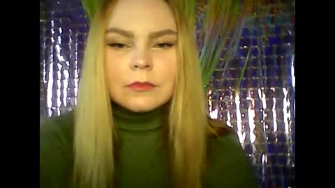 Snapshot of blushing_star chatting on February 12, 7:13 am blushing_star online show from February 12, 7:13 am