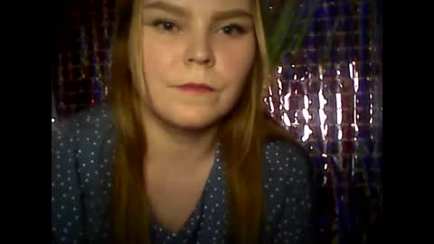 Snapshot of blushing_star chatting on February 17, 3:33 pm blushing_star online show from February 17, 3:33 pm