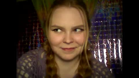 Snapshot of blushing_star chatting on February 11, 5:50 pm blushing_star online show from February 11, 5:50 pm