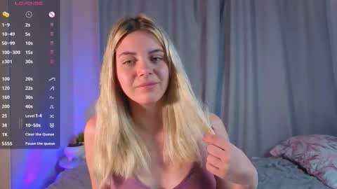 Chloe online show from October 15, 6:27 am