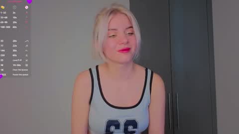 Chloe online show from October 31, 7:42 am